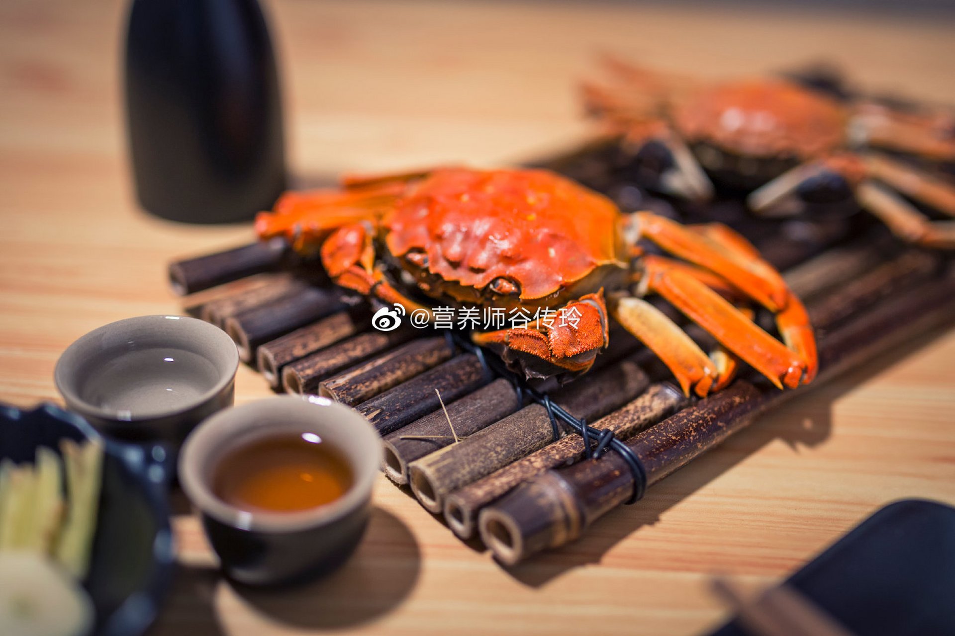 为什么吃螃蟹不能吃柿子(为什么吃螃蟹不能吃柿子?)